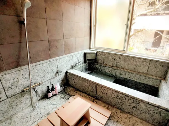 ・【お風呂】窓を開けて風を感じ、心も体もリフレッシュ
