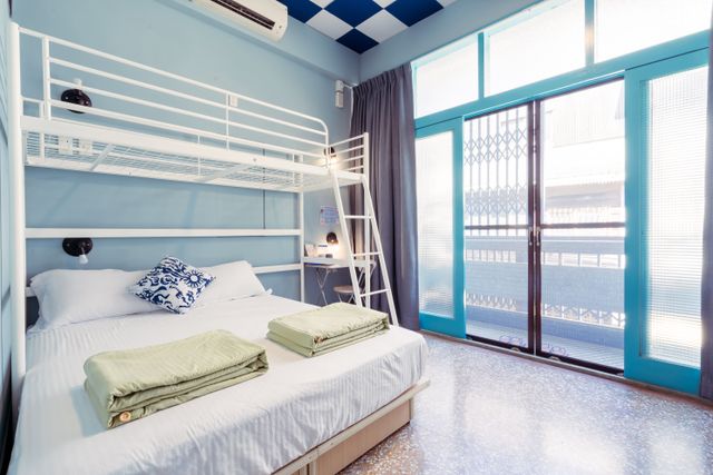 水仙宮雙人雅房 double bed room with shared bathroom