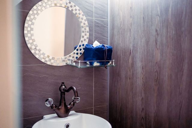二樓 共用浴廁 2F Shared bathroom