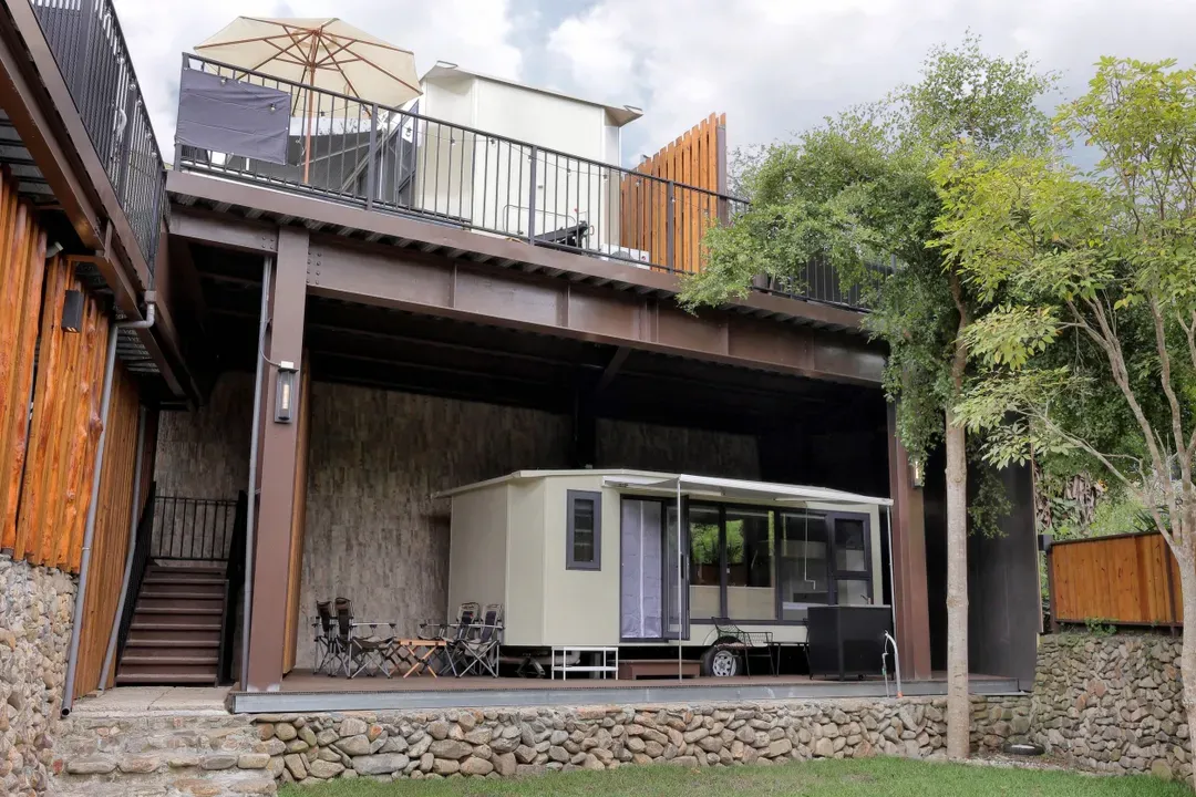 Moye Caravan