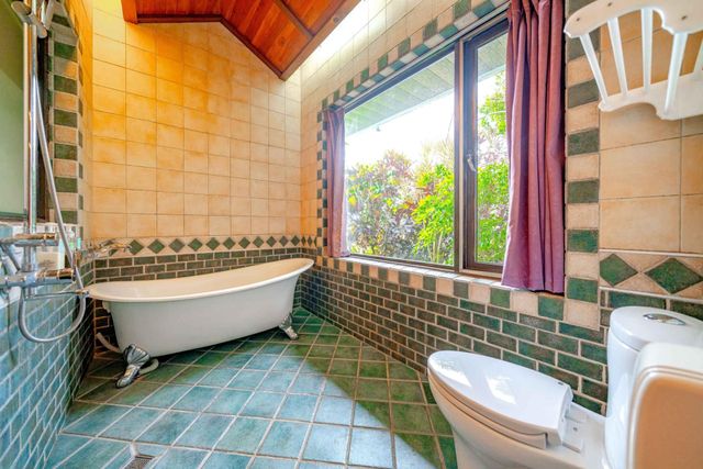 Rainbow Park Bed and Breakfast-Family room for four - happy hot air balloon-4