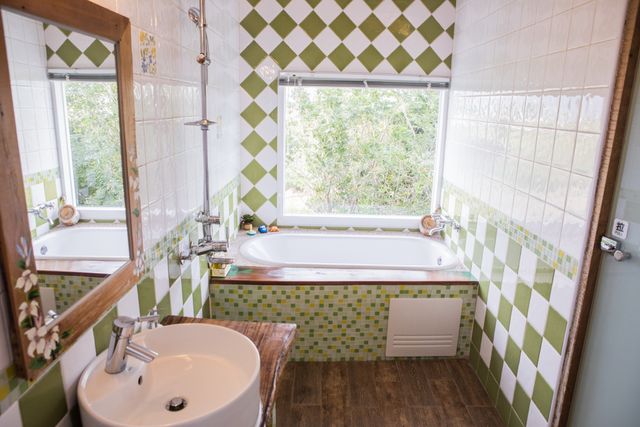 Bonjour Be'Be' Hostel-Bath soup double room-6