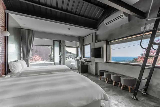 九份山經智能入住旅宿丨近九份老街-海景豪華四人間-12
