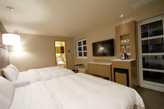 Kangqiao Hotel - Juemin Building-Cozy Quadruple Room-6