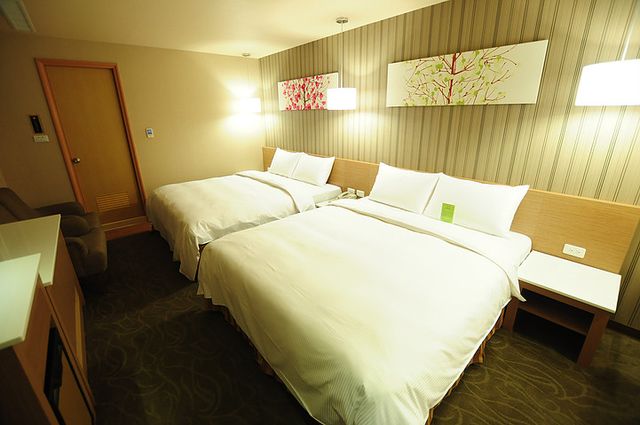 Kangqiao Hotel - Juemin Building-Cozy Quadruple Room-2