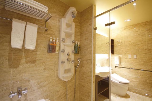 Kangqiao Hotel - Juemin Building-Cozy Quadruple Room-5