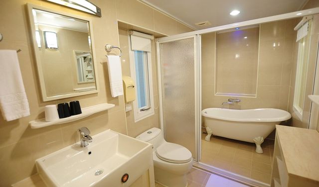 카인드니스 호텔 한신관 (Kindness Hotel - Hanshen)-Deluxe Triple Room-6
