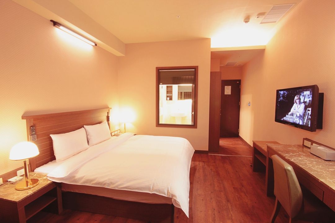 Kindness Hotel - Liuyin Night Market Qixian Hall