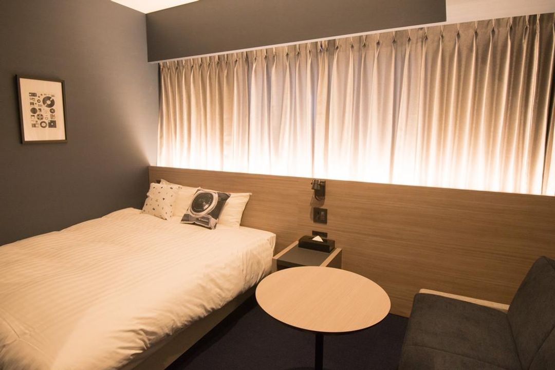 호텔 쉬 오사카 (HOTEL SHE, OSAKA)