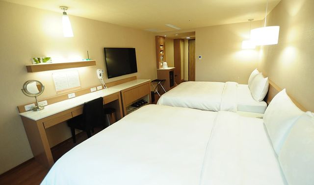 KINDESS HOTEL MAIN SATION-Family Room-5