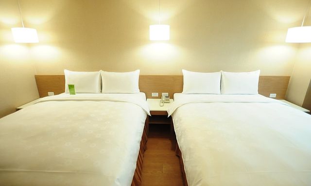 KINDESS HOTEL MAIN SATION-Family Room-6