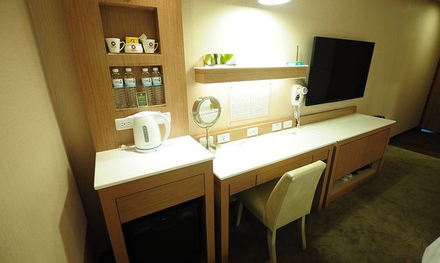 康橋大飯店-三多商圈館-商務四人客房-9