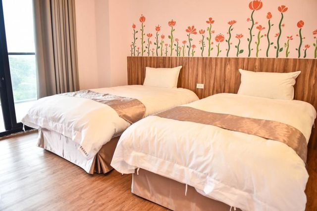Starry Inn-Roaming double room (with balcony, bathtub)-3