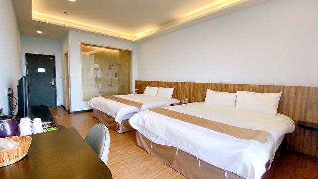 Starry Inn-Deluxe Quad with Sea View-6