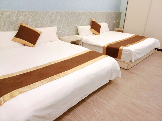Starry Inn-Standard Quad No Window-2