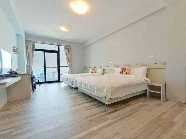 萊海邊民宿 l 近嵵裡沙灘-海景房 l 海景陽台四人房-2