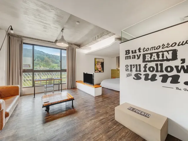 墾丁泊途會館 l 台灣最南端-綠洲花現雙人房(山景)-10