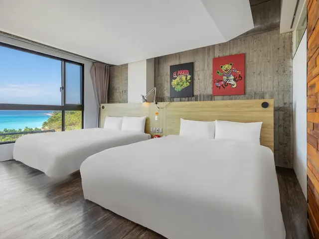 墾丁泊途會館 l 台灣最南端-微風海藍四人房(海景)-3