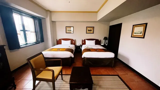 Deluxe Corner Twin Room