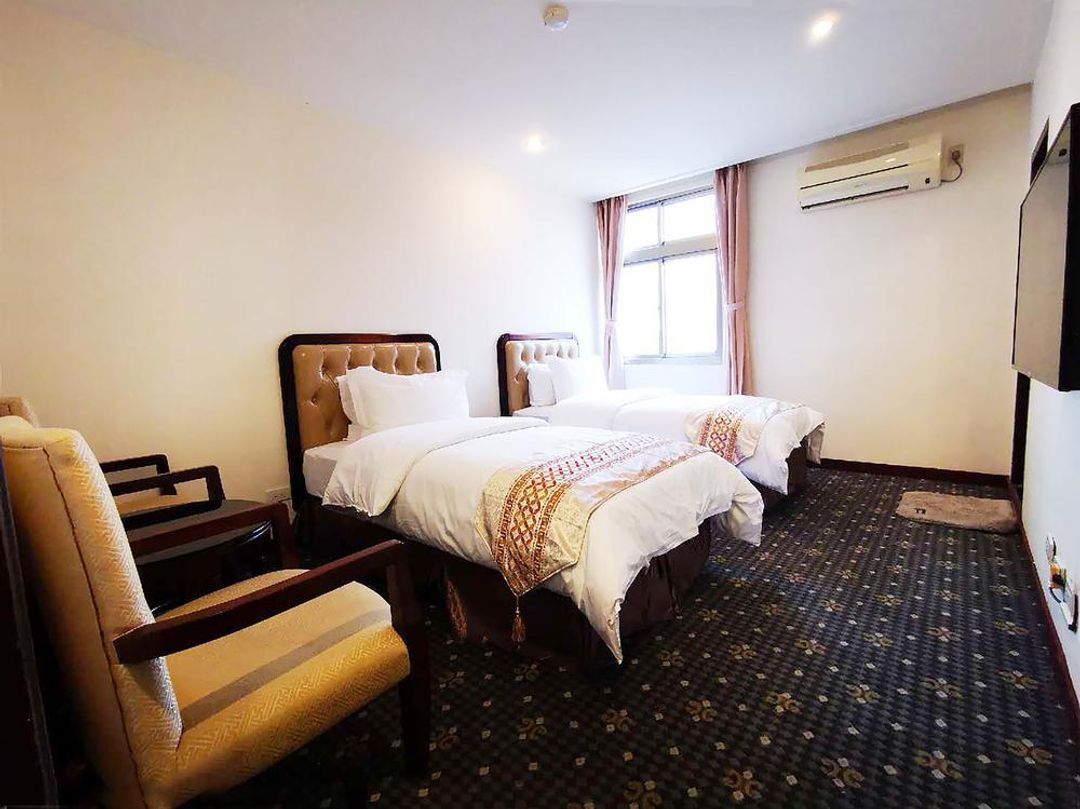 장홍 비지니스 호텔 (Changhong Business Hotel)