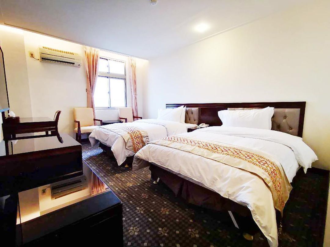 장홍 비지니스 호텔 (Changhong Business Hotel)