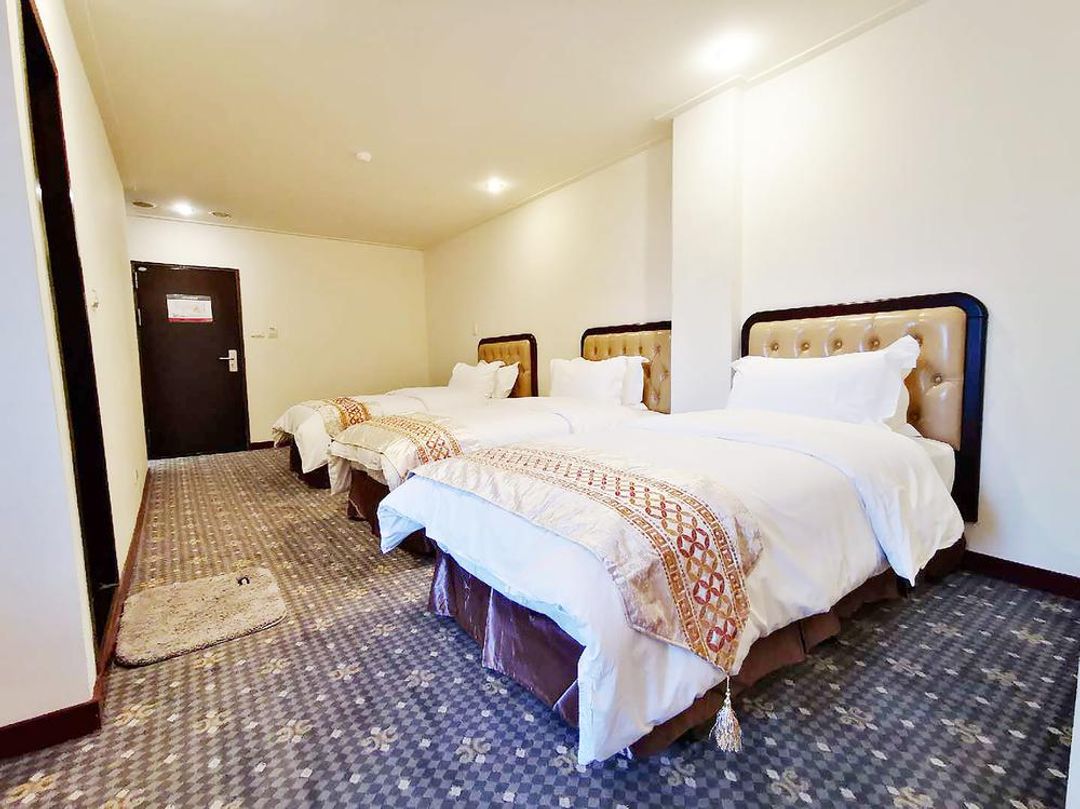 장홍 비지니스 호텔 (Changhong Business Hotel)