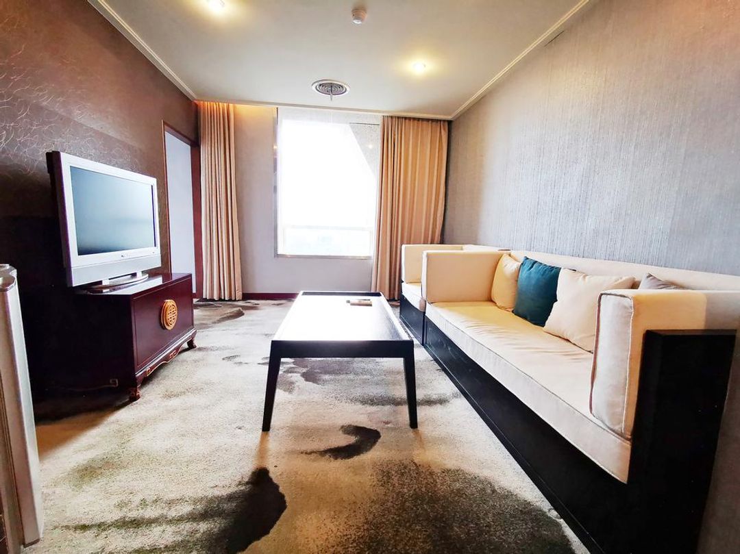 장홍 비지니스 호텔 (Changhong Business Hotel)