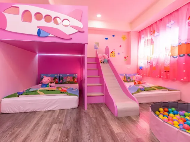Juyue Tongxin Family Homestay-Pink Bubble Slide Quadruple Room (Extra Bed Available)-10