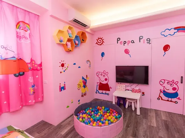 Juyue Tongxin Family Homestay-Pink Bubble Slide Quadruple Room (Extra Bed Available)-9