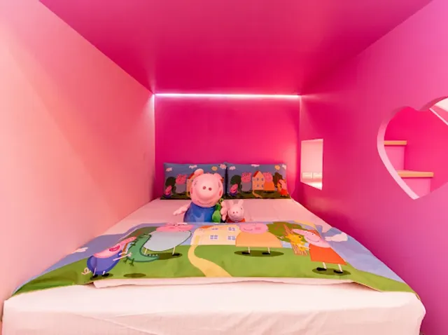 Juyue Tongxin Family Homestay-Pink Bubble Slide Quadruple Room (Extra Bed Available)-5