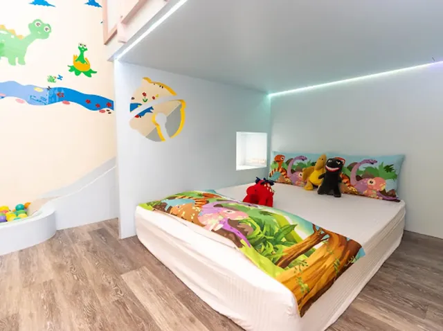 Juyue Tongxin Family Homestay-Dinosaur World Slide Quadruple Room (no extra bed allowed)-4