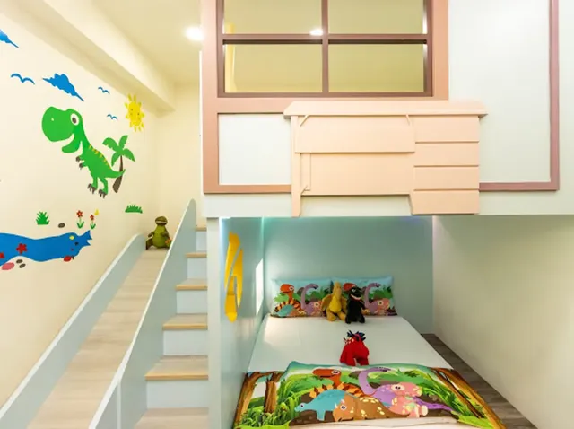 Juyue Tongxin Family Homestay-Dinosaur World Slide Quadruple Room (no extra bed allowed)-2
