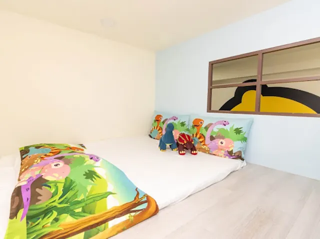 Juyue Tongxin Family Homestay-Dinosaur World Slide Quadruple Room (no extra bed allowed)-5