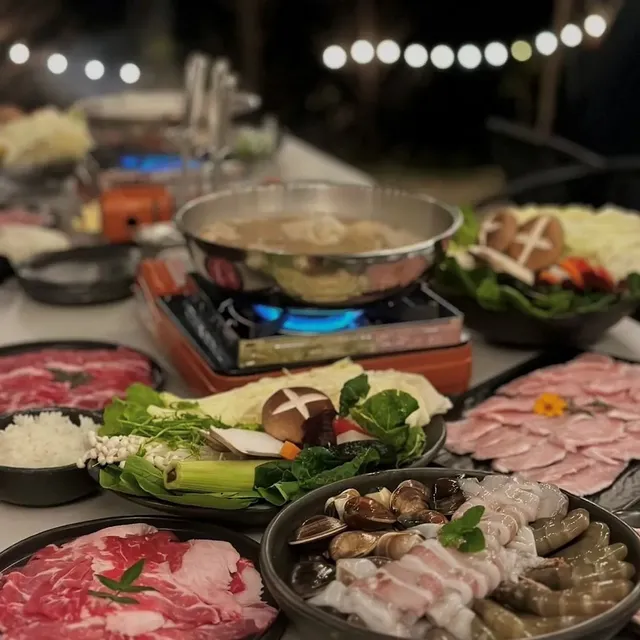 森山谷｜獨家8折起！奢華全景星空帳、質感美式露營車、一泊三食-【懶人露營】星空帳篷｜四人房｜山谷景-11