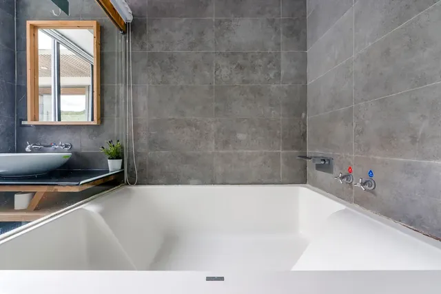 墾丁船帆石原宿｜國旅卡特約｜可包棟民宿-加大雙人床房-附陽台-12