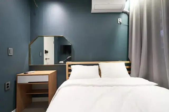 雲弘大旅居｜近弘大入口站 京義線林蔭道-Room 2-4