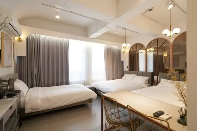 雲弘大旅居｜近弘大入口站 京義線林蔭道-Room 2-1