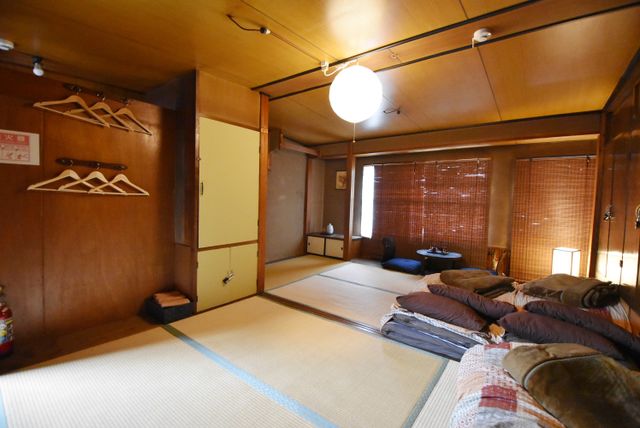 2nd floor futon room