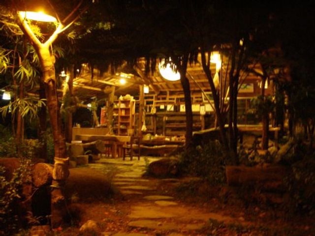 南投埔里紅瓦厝山居民宿-豪華景觀四人套房。包棟。，旁有涼亭可泡茶。-7