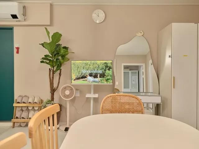 STAY Ogoo Dang Dang-Accommodates 5-6 people-12