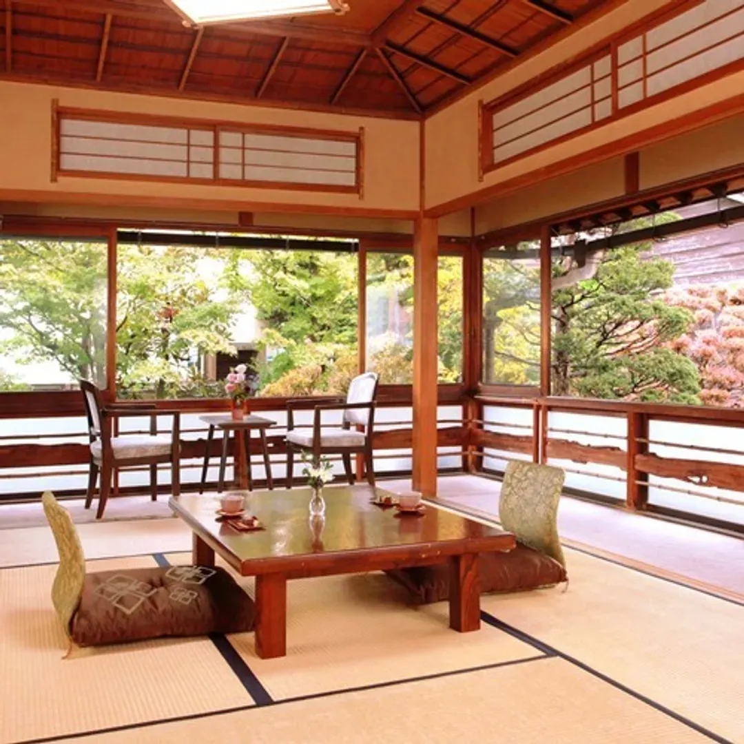 卡米那卡旅館｜有形文化財/高山站徒步3分/三町古建築保存區徒歩7分