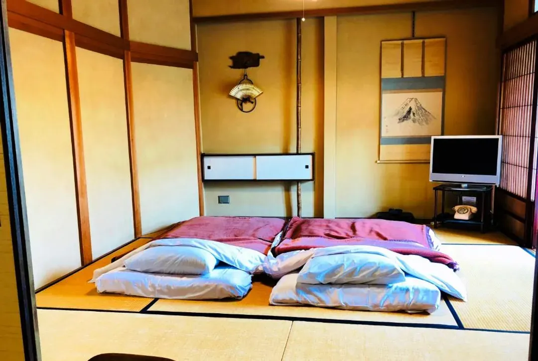 卡米那卡旅館｜有形文化財/高山站徒步3分/三町古建築保存區徒歩7分