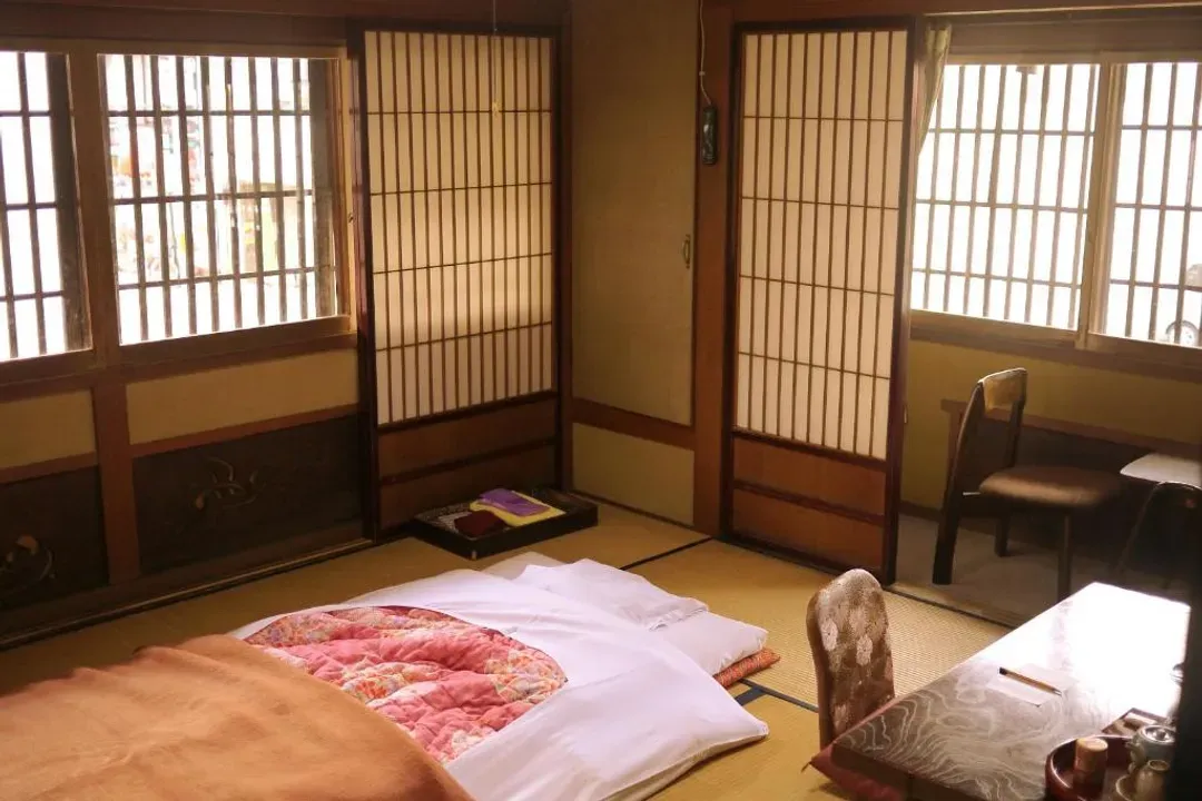 卡米那卡旅館｜有形文化財/高山站徒步3分/三町古建築保存區徒歩7分