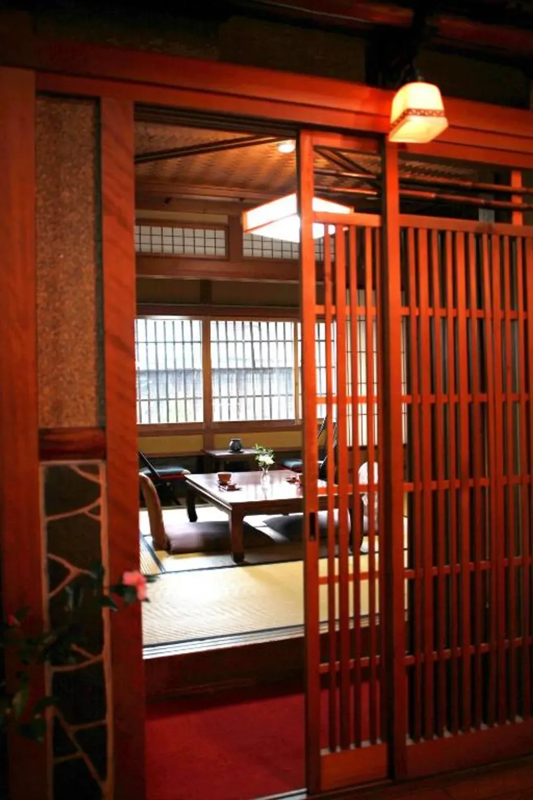 卡米那卡旅館｜有形文化財/高山站徒步3分/三町古建築保存區徒歩7分