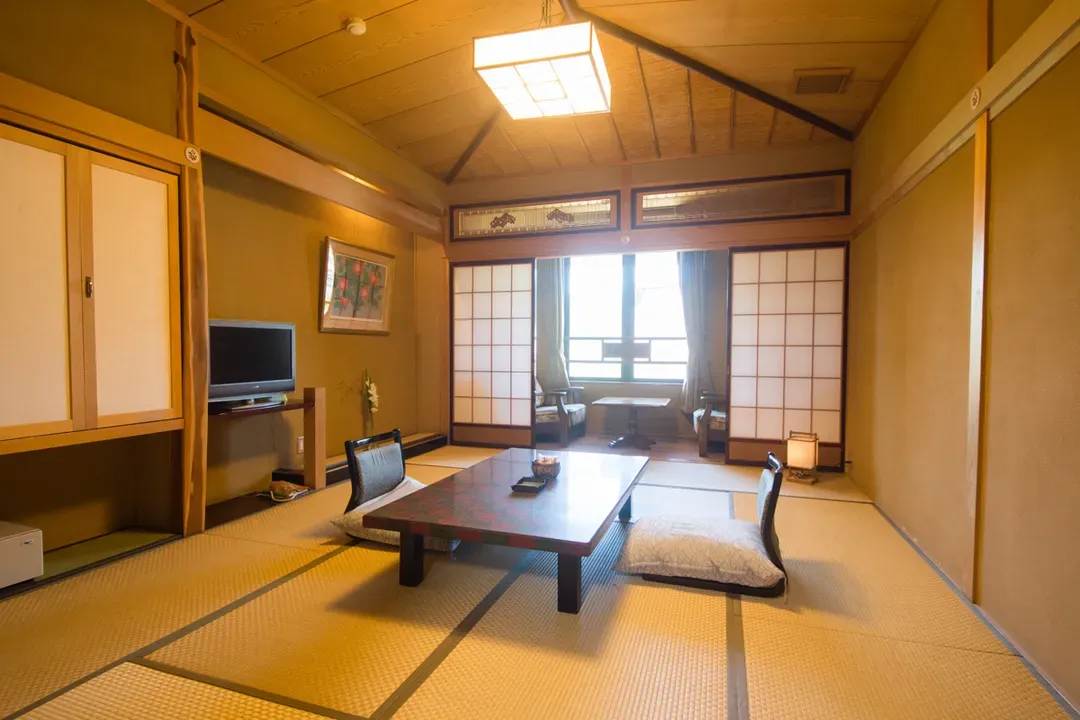 料亭旅館 八三館｜飛驒古川徒步7分/瀨戶川和白壁土藏街徒步5分