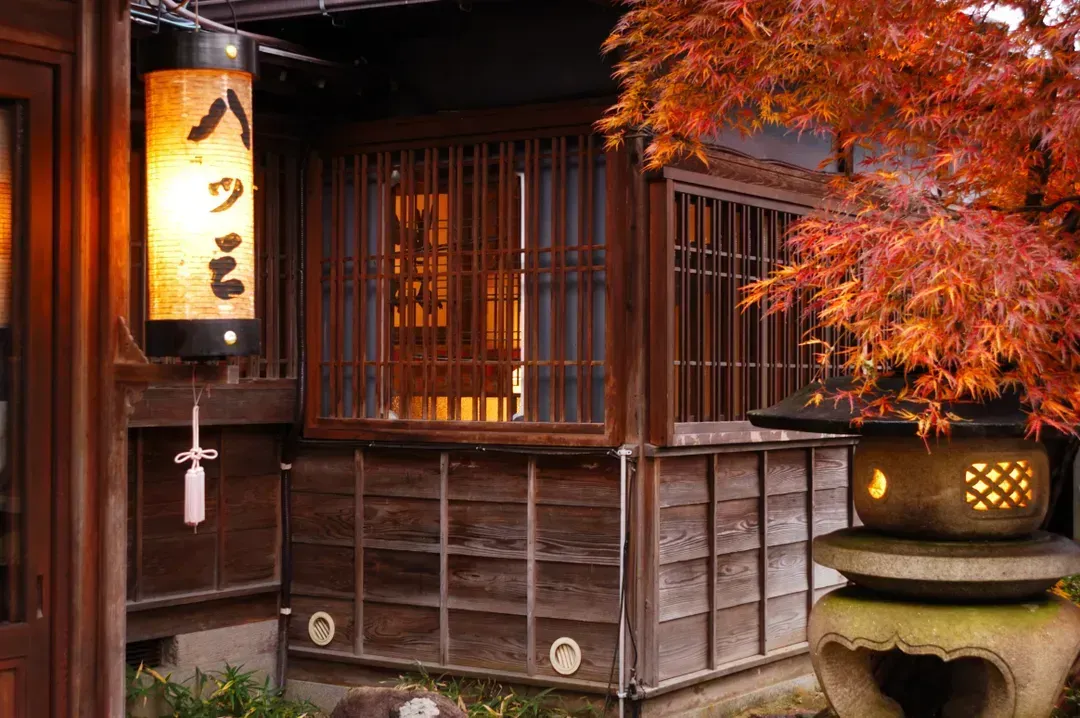 料亭旅館 八三館｜飛驒古川徒步7分/瀨戶川和白壁土藏街徒步5分