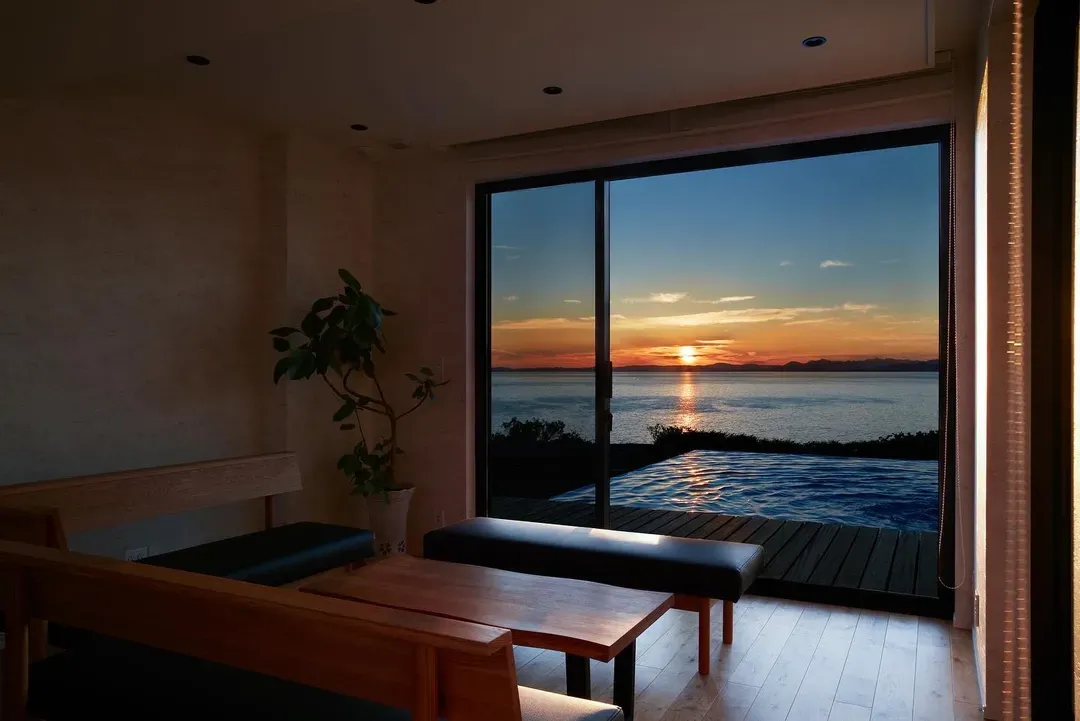 Private Villa with Pool and Sunset in Aki City