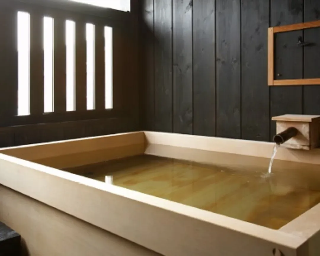 越后汤泽 Hatago井仙旅馆｜越后汤泽站旁