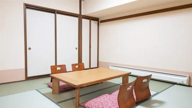 [Japanese-Western style twin room (Japanese-style room)]