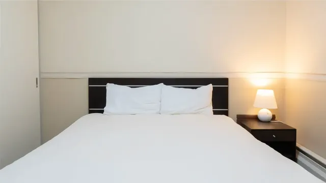 [Japanese and Western double room (bedroom)]